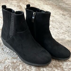 Elegant Black “Charlotte” Wedge Boots